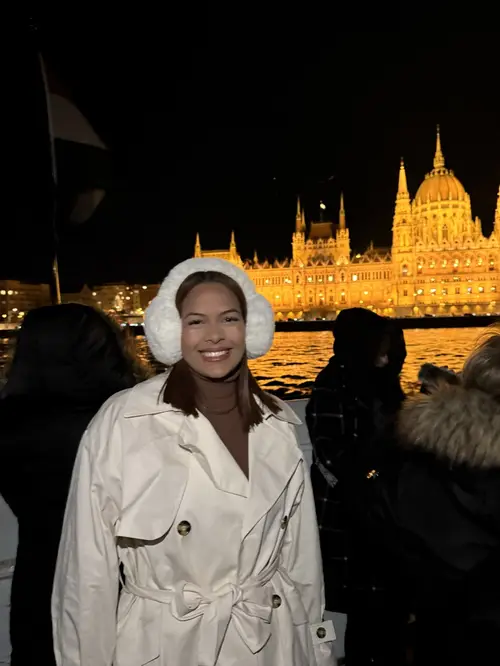 Rayane em Budapeste