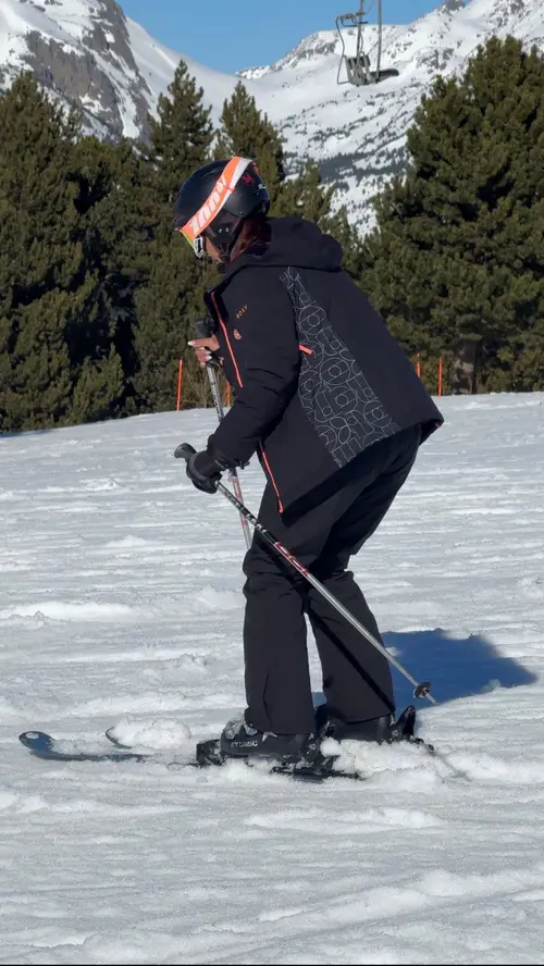 Rayane esquiando em Andorra
